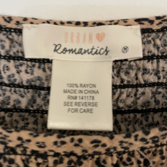 Urban Romantics Cheetah Peplum Top size M - Picture 4 of 5